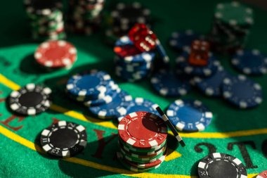 BCA, Mandiri, BRI, BNI bank transfer icons and QRIS code on kepri togel
